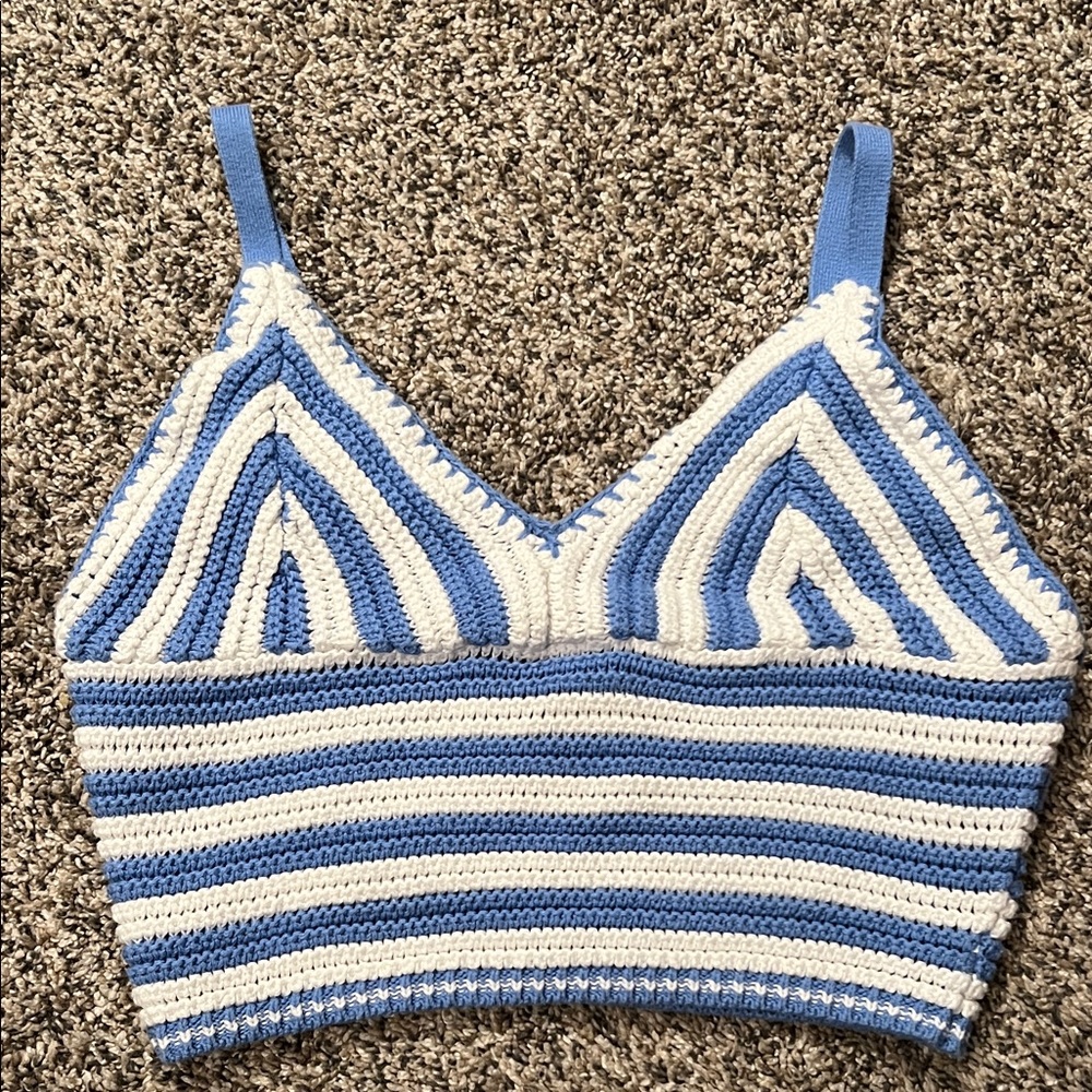 NWOT Hollister knit crop top